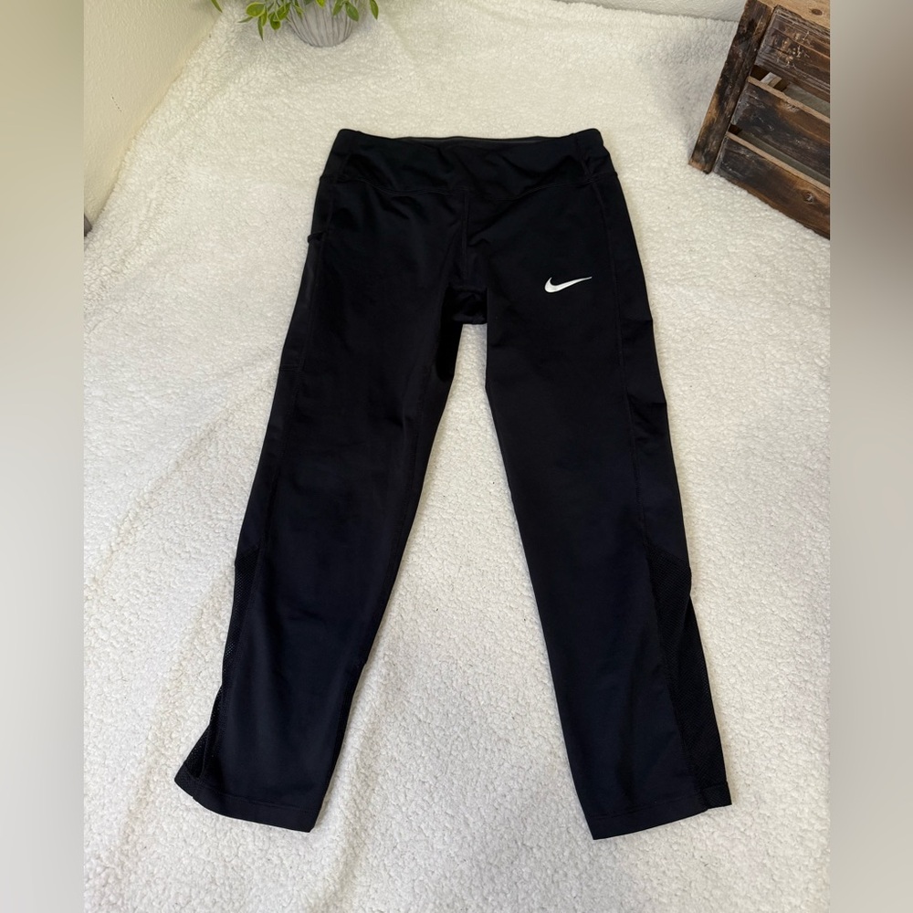 Nike athletic leggings cropped capri